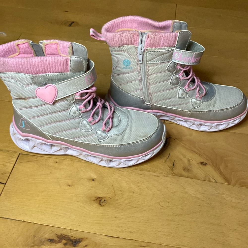 Girls light up snow boots